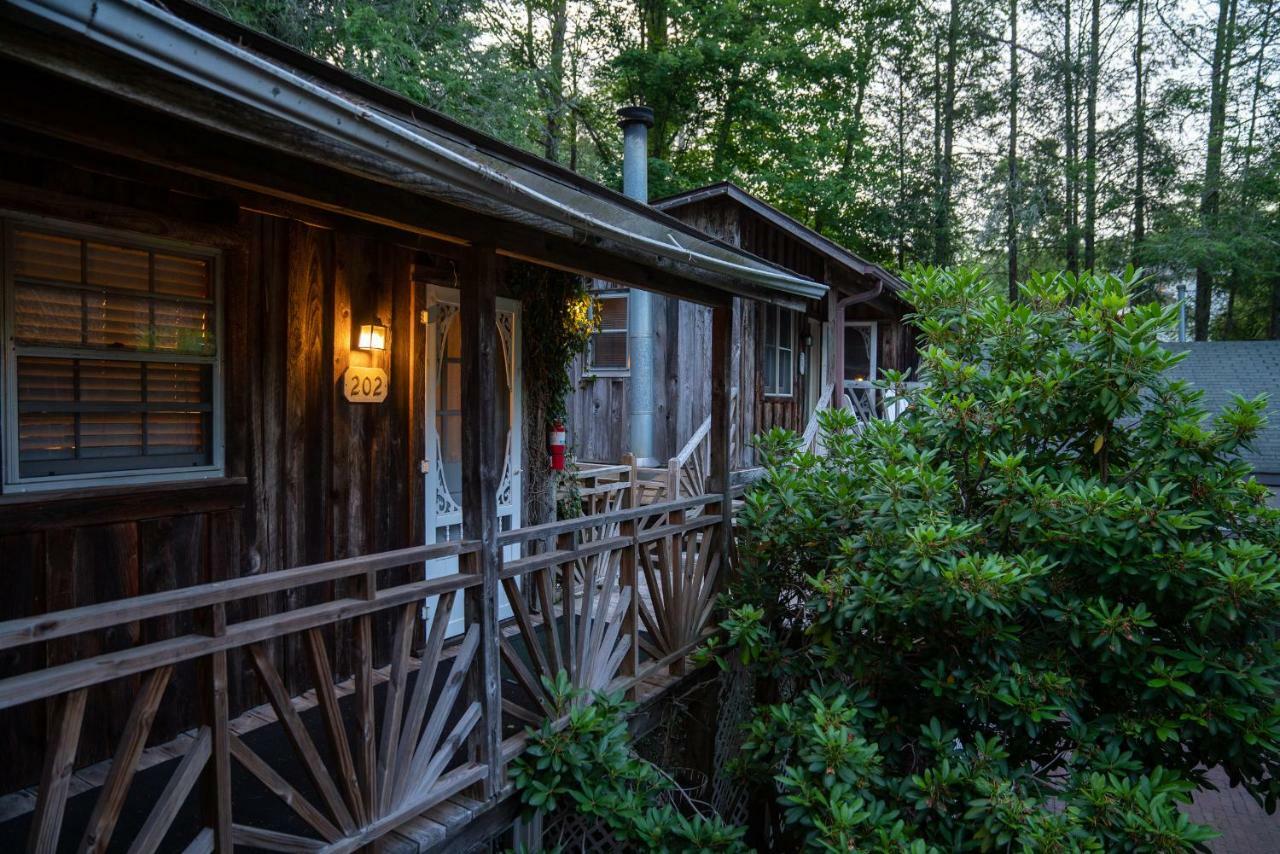 Outpost Inn Гайлендс Екстер'єр фото
