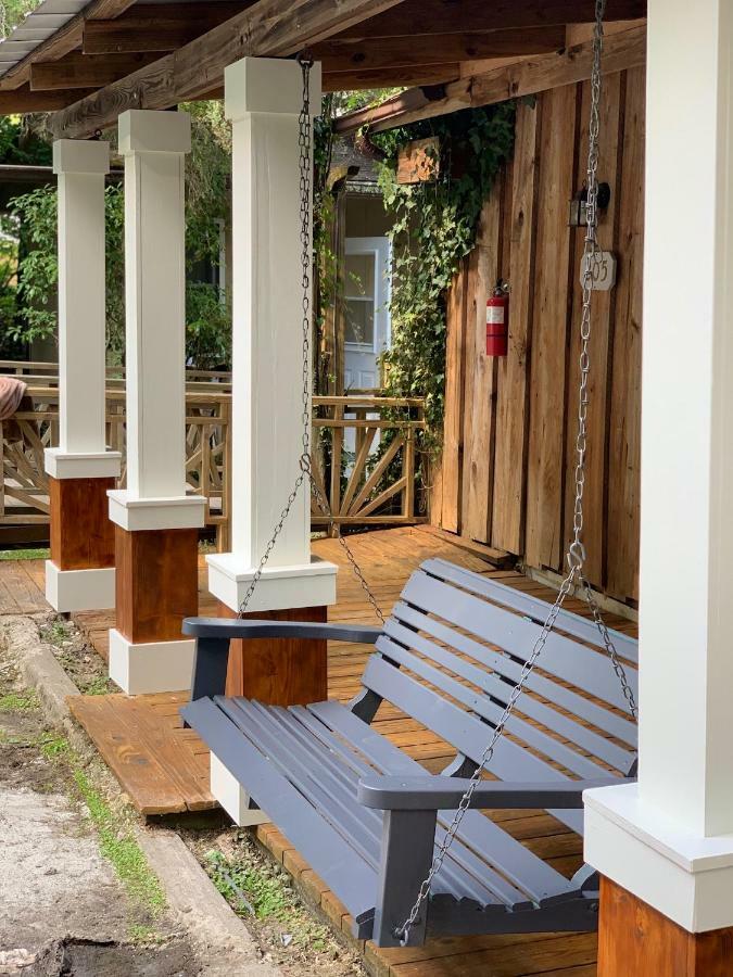 Outpost Inn Гайлендс Екстер'єр фото